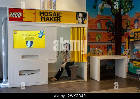 Der LEGO Store im Flatiron District, New York City, USA 2024 Stockfoto