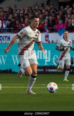 Fußballspiel, Piero HINCAPIE Bayer Leverkusen, Fußballstadion Voith-Arena, Heidenheim Stockfoto