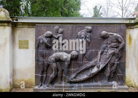 Der Loschwitz-Friedhof ist neben dem stillgelegten Kirchenfriedhof die zweite Grabstätte im Dresdner Stadtteil Loschwitz, die heute noch genutzt wird Stockfoto