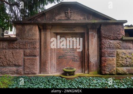 Der Loschwitz-Friedhof ist neben dem stillgelegten Kirchenfriedhof die zweite Grabstätte im Dresdner Stadtteil Loschwitz, die heute noch genutzt wird Stockfoto