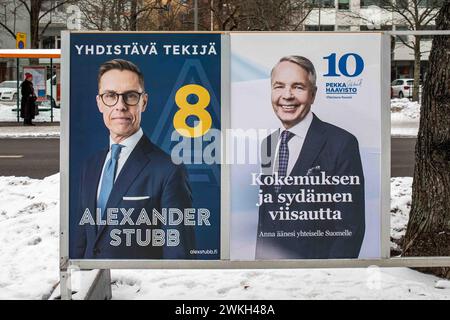Wahlkampfplakate der zweiten Runde der Präsidentschaftswahlen 2024 im Bezirk Munkkiniemi in Helsinki, Finnland Stockfoto
