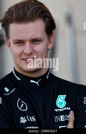 Sakhir, Bahrain. Februar 2024. Mick Schumacher (GER) Mercedes AMG F1 Reserve Driver. 21.02.2024. Formel-1-Test, Sakhir, Bahrain, Tag 1. Das Foto sollte lauten: XPB/Alamy Live News. Stockfoto