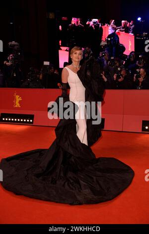Sharon Stone bei der Ankunft zu der Verleihung des Goldenen Ehrenbären bei den 74. Internationale Filmfestspiele in Berlin 20.02.2024 *** Sharon Stone kommt bei der Verleihung des Goldenen Bären-Ehrenpreises auf den 74. Internationalen Filmfestspielen Berlin 20 02 2024 Stockfoto