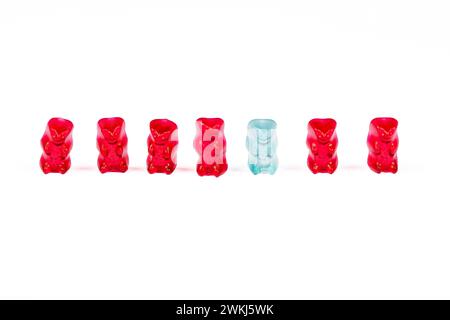 Diverse Gummy Bear-Kollektion: Herausragend in einer süßen Welt. Stockfoto