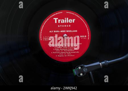 ALY Bain - Mike Whellans Vinyl-Album-LP mit Tonarm, Tonarm, Kopfschale und Stift auf Plattenspieler - 1971 Stockfoto