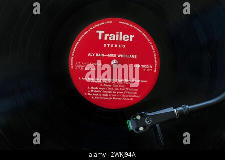 ALY Bain - Mike Whellans Vinyl-Album-LP mit Tonarm, Tonarm, Kopfschale und Stift auf Plattenspieler - 1971 Stockfoto