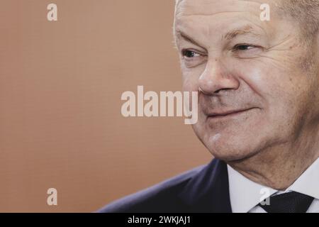 OLAF Scholz SPD, Bundeskanzler, aufgenommen im Rahmen der woechentlichen Sitzung des Kabinetts in Berlin, 21.02.2024. Berlin Deutschland *** Olaf Scholz SPD , Bundeskanzler, aufgezeichnet während der wöchentlichen Kabinettssitzung in Berlin, 21 02 2024 Berlin Deutschland Copyright: XFlorianxGaertnerx Stockfoto