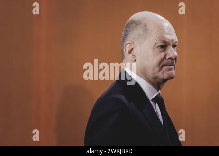 OLAF Scholz SPD, Bundeskanzler, aufgenommen im Rahmen der woechentlichen Sitzung des Kabinetts in Berlin, 21.02.2024. Berlin Deutschland *** Olaf Scholz SPD , Bundeskanzler, aufgezeichnet während der wöchentlichen Kabinettssitzung in Berlin, 21 02 2024 Berlin Deutschland Copyright: XFlorianxGaertnerx Stockfoto