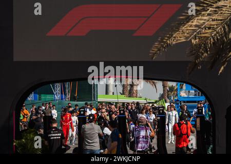 Sakhir, Bahrain. Februar 2024. Fahrerlager-Atmosphäre. 21.02.2024. Formel-1-Test, Sakhir, Bahrain, Tag 1. Das Foto sollte lauten: XPB/Alamy Live News. Stockfoto