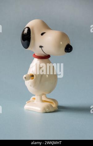 1958 Mini Walking Snoopy Wind Up Toy von Aviva Enterprises Inc, Japan Stockfoto