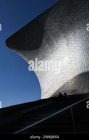 Das Museo Soumaya Kunstmuseum, das von dem Milliardär Calos Slim im Polanco-Viertel von Mexiko-Stadt erbaut wurde Stockfoto