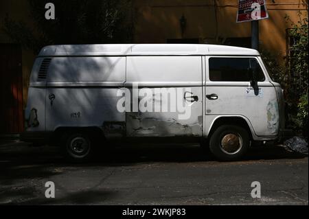 Alter VW Bus T2, Colonia Condesa, Mexiko Stadt Stockfoto