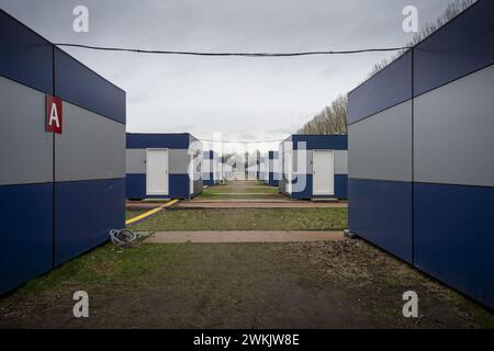 BIDDINGHUIZEN - temporärer Empfangsort in Biddinghuizen auf dem Veranstaltungsort Walibi Holland. Der temporäre Aufenthaltsort in Biddinghuizen beherbergt zweihundertvierzig zusätzliche Asylbewerber aus Ter Apel. ANP JILMER POSTMA niederlande aus - belgien aus Stockfoto