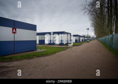 BIDDINGHUIZEN - temporärer Empfangsort in Biddinghuizen auf dem Veranstaltungsort Walibi Holland. Der temporäre Aufenthaltsort in Biddinghuizen beherbergt zweihundertvierzig zusätzliche Asylbewerber aus Ter Apel. ANP JILMER POSTMA niederlande aus - belgien aus Stockfoto