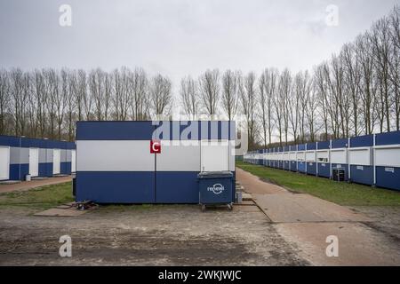 BIDDINGHUIZEN - temporärer Empfangsort in Biddinghuizen auf dem Veranstaltungsort Walibi Holland. Der temporäre Aufenthaltsort in Biddinghuizen beherbergt zweihundertvierzig zusätzliche Asylbewerber aus Ter Apel. ANP JILMER POSTMA niederlande aus - belgien aus Stockfoto