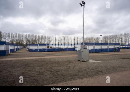 BIDDINGHUIZEN - temporärer Empfangsort in Biddinghuizen auf dem Veranstaltungsort Walibi Holland. Der temporäre Aufenthaltsort in Biddinghuizen beherbergt zweihundertvierzig zusätzliche Asylbewerber aus Ter Apel. ANP JILMER POSTMA niederlande aus - belgien aus Stockfoto