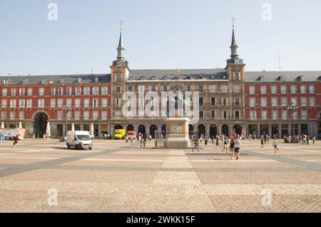 Madrid, Spanien - 27. Juni 2018: Ein Blick auf einen beliebten Plaza Mayor, auch bekannt als Madrid Central Square in Madrid, Spanien Stockfoto