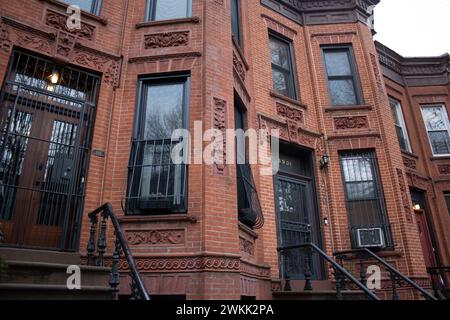 Eine alte Wohnung aus rotem Backstein in New York Stockfoto