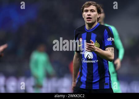 Mailand, Italien. Februar 2024. Nicolo Barella vom FC Internazionale sieht beim Achtelfinale der UEFA Champions League am 20. Februar 2024 im Stadio Giuseppe Meazza in Mailand an. Quelle: Marco Canoniero/Alamy Live News Stockfoto