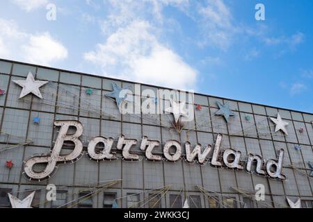 glasgow Schottland: 12. Februar 2024: Glasgow Barrowland Ballroom berühmte Außenfassade tagsüber Barras Stockfoto