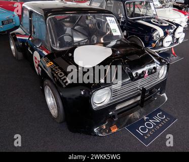 Dreiviertel-Vorderansicht einer 1979 Maguire Mini Twin-Cam TS.79.DH, die auf dem Silverstone Festival 2023 in der legendären Auktion verkauft wird Stockfoto