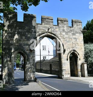 Priory Arch im Stadtzentrum von Lincoln, England Stockfoto