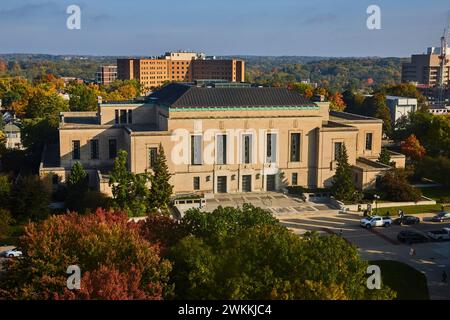 Herbst am Campus Building der University of Michigan, Aerial View Stockfoto