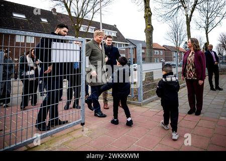 HEERLEN - König Willem-Alexander von den Niederlanden besucht das National Liveability and Safety Program, Heerlen-Noord 21, 12. Februar 2024. Foto: Rob Engelaar POOL Stockfoto