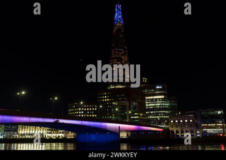 The Shard mit speziellen Shard Lights 2022 Beleuchtungen & London Bridge, London, England. Stockfoto