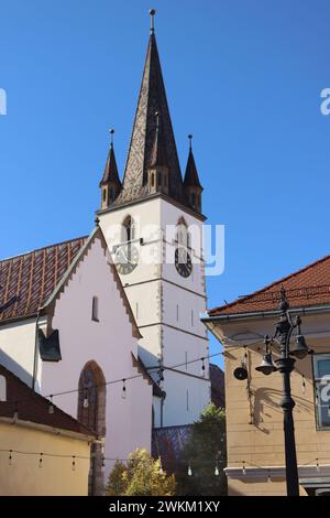 Die lutherische Kathedrale der Heiligen Maria (Catedrala Evanghelică de Confesiune Augustană Sfânta Maria) in Sibiu, Transsilvanien, Rumänien Stockfoto