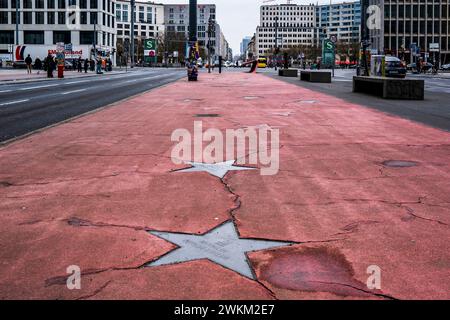 Verfallener Boulevard of Stars im Zentrum Berlins, deutsche Version des Hollywood Walk of Fame Stockfoto