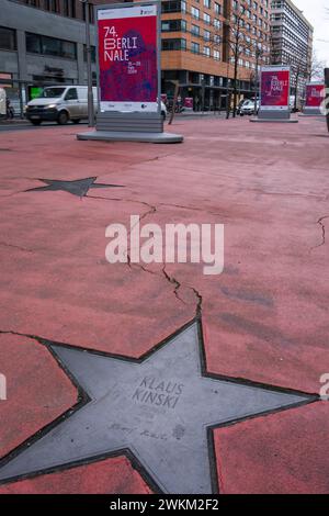 Star gewidmet der deutschen Schauspielerin Marlene Dietrich auf dem heruntergekommenen Boulevard of Stars im Zentrum Berlins, deutsche Version des Hollywood Walk of Fame Stockfoto