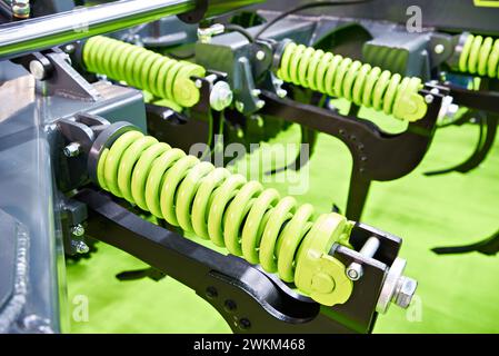 Strebenfedern eines Universalgrubber auf einer Landwirtschaftsmesse Stockfoto