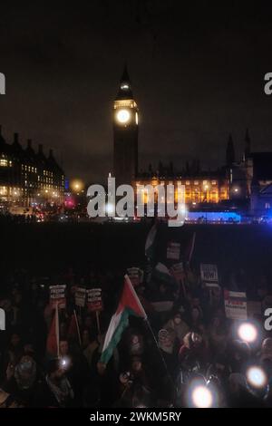 London, Großbritannien. Februar 2024. Eine Versammlung, bei der die Abgeordneten für einen Waffenstillstand in Palästina stimmen, der von SWP, PSC und Stop the war Coalition organisiert wird. Quelle: Joao Daniel Pereira/Alamy Live News Stockfoto