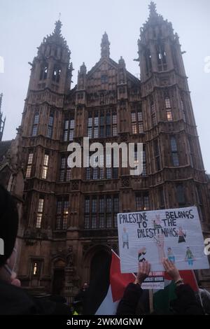 London, Großbritannien. Februar 2024. Eine Versammlung, bei der die Abgeordneten für einen Waffenstillstand in Palästina stimmen, der von SWP, PSC und Stop the war Coalition organisiert wird. (Foto: Joao Daniel Pereira/SIPA USA) Credit: SIPA USA/Alamy Live News Stockfoto