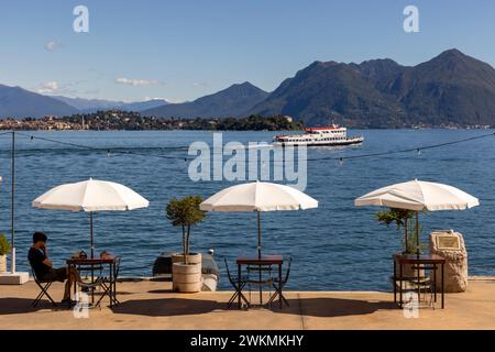 Der Lago Maggiore liegt westlich seines berühmteren Nachbarsees, dem Comer See, mit fast einem Viertel des nördlichen Teils des Sees in der Schweiz. Stockfoto