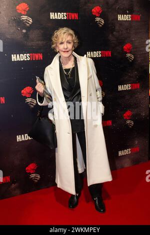 London, 21. Februar 2024, Hadestown Opening Night, Patricia Hodge kommt auf rotem Teppich im Lyric Theatre, Lou Morris/Alamy Live News Stockfoto