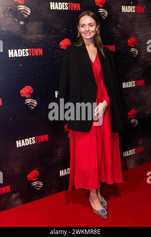 London, 21. Februar 2024, Hadestown Opening Night, Laura Haddock kommt auf rotem Teppich im Lyric Theatre, Lou Morris/Alamy Live News Stockfoto