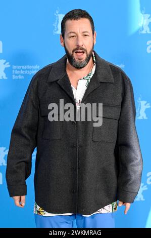 Adam Sandler beim Photocall zum Kinofilm Spaceman auf der Berlinale 2024 / 74. Internationale Filmfestspiele Berlin im Hotel Grand Hyatt. Berlin, 21.02.2024 *** Adam Sandler beim Fotobesuch zum Film Spaceman auf der Berlinale 2024 74 Berlin International Film Festival im Hotel Grand Hyatt Berlin, 21 02 2024 Foto:XF.xKernx/xFuturexImagex spaceman 4351 Stockfoto