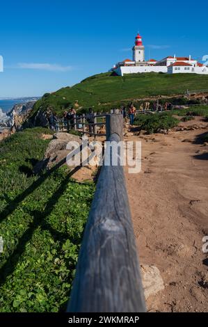 Der Leuchtturm Cabo da Roca über dem Atlantik auf Portugals und Kontinentaleuropas westlichster Ausdehnung. Stockfoto