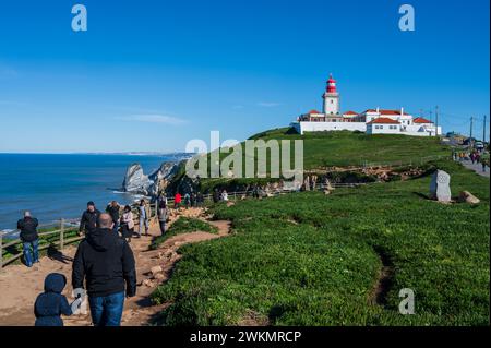 Der Leuchtturm Cabo da Roca über dem Atlantik auf Portugals und Kontinentaleuropas westlichster Ausdehnung. Stockfoto