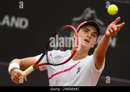 Rio, Brasilien - 21. februar 2024: Joao FONSECA (BRA) Spieler im Match gegen Arthur FILS (FRA) von Rio Open 2024 ATP 500 im Rio de Janeiro Jockey Clube Stockfoto