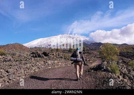 Wandern im Ätna Park, Sizilien, Italien Stockfoto