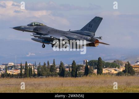 Die Vereinigten Staaten beabsichtigen, 12 ukrainische F-16-Piloten auszubilden 2024. Die Ausbildung der ukrainischen F-16-Piloten wird voraussichtlich zwischen Mai und August abgeschlossen sein. Im Bild: USAF General Dynamics F-16CM Fighting Falcon die USA planen die Ausbildung von 12 ukrainischen F-16 Piloten im Jahr 2024, die Ausbildung der ukrainischen F-16 Piloten wird voraussichtlich zwischen Mai und August abgeschlossen. Im Bild: General Dynamics F-16CM Fighting Falcon der USAF. Stockfoto