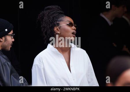 News - FENDI - FW 24-25 - Prominente und Street Style Iza besucht die Fendi Fashion Show während der Milan Fashion Week Womenswear Herbst/Winter 2024 - 2025 am 21. Februar 2024 in Mailand. Foto: Cinzia Camela. Mailand Via Solari Italien Copyright: XCinziaxCamelax/xLiveMediax LPN 1245442 Stockfoto