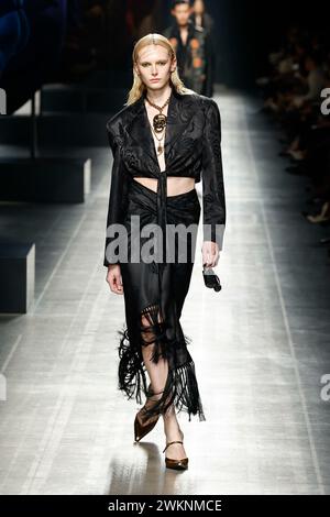 Mailand, Italien. Februar 2024. ETRO Herbst/Winter 2024 Runway während der Milan Fashion Week am 2024. Februar - Mailand, Italien 21/02/2024 Credit: dpa/Alamy Live News Stockfoto