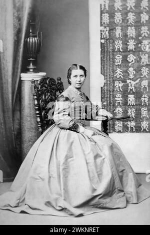 1866 Porträt von Jane Elizabeth „Jennie“ Faulding (1843–1904), britischer Pioniermissionarin in China mit der China Inland Mission. Miss Faulding heiratete später den Gründer der Mission, James Hudson Taylor, nach dem Tod seiner ersten Frau, Maria Jane Dyer. Stockfoto