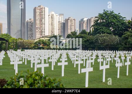 Jakarta, Indonesien - 21. Februar 2024: Ein Foto des Menteng Pulo Memorial Cemetery - dem niederländischen Kriegsfriedhof in Jakarta, Indonesien. Stockfoto