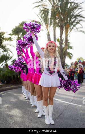 Nizza, Frankreich. Februar 2024. King of Pop First Flower Parade findet am 21. Februar 2024 in Nizza, Südfrankreich statt. Der Karneval in Nizza, der wichtigste internationale Karneval Frankreichs, ist das wichtigste Winterevent an der Cote d'Azur. Zwei Wochen Festlichkeiten erwecken die Stadt Nizza zum Leben, die „Karnevalsparaden“ („Corsi“) Tag und Nacht und die eleganten „Blumenparaden“ stehen auf dem Programm. Foto: Shootpix/ABACAPRESS.COM Credit: Abaca Press/Alamy Live News Stockfoto