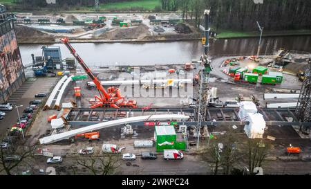 LOCHEM – ein Teil einer im Bau befindlichen Brücke am Goorseweg ist eingestürzt. Der Unfall führte zu zwei Todesopfern. ANP ROLAND HEITINK niederlande aus - belgien aus Stockfoto